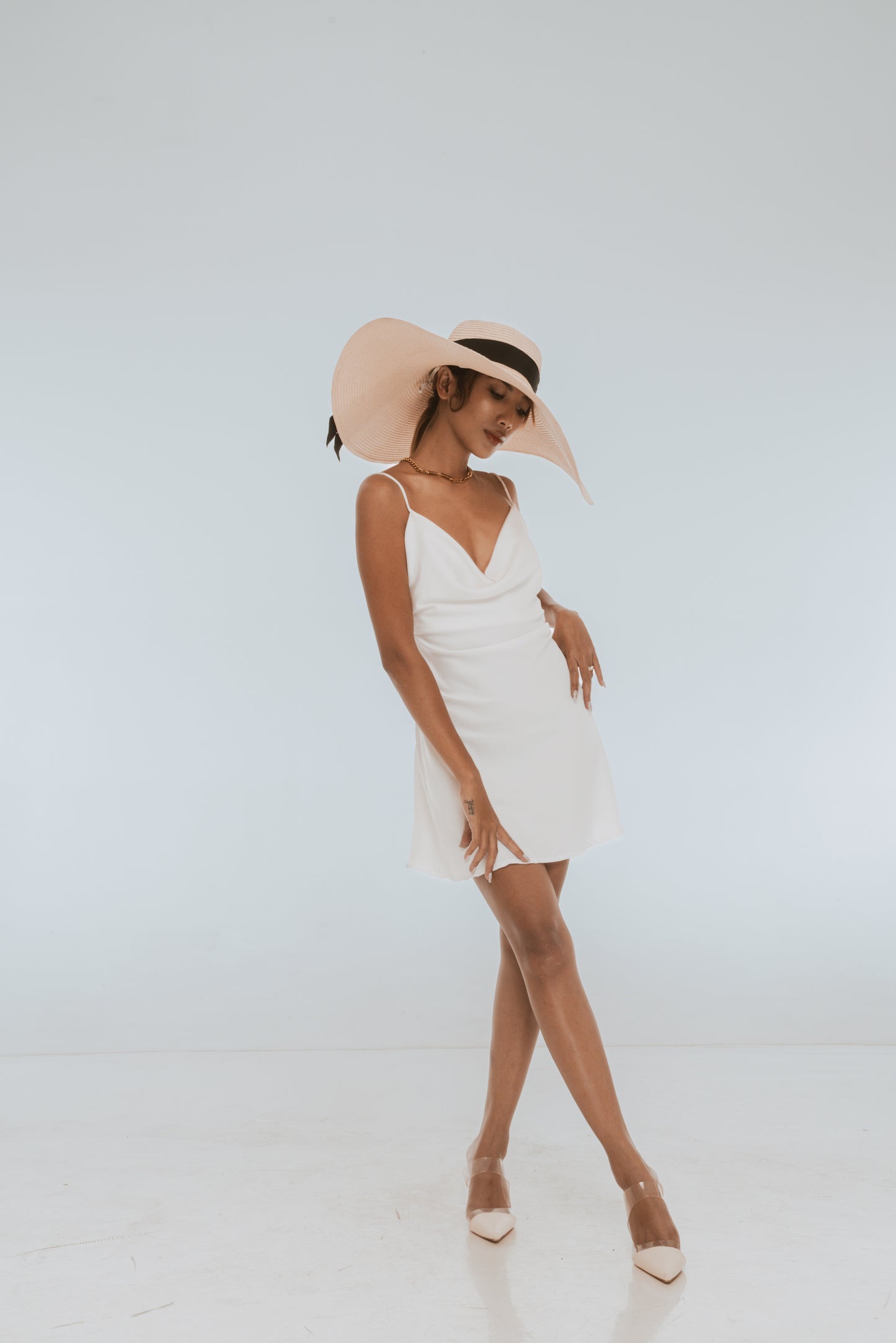 Backless dress